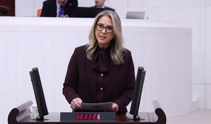 AK Partili Çankırı'dan Başkan Tugay'a 'Meslek Fabrikası' yanıtı: "Daha ne kadar kaçak dövüşeceksiniz bilemedim…"