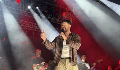 Emiralem'de sağanak ıslattı, Murat Boz coşturdu!