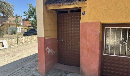 İzmir’de vicdan sızlatan olay! Yeni doğan bebeği kapıya bırakıp kaçtılar