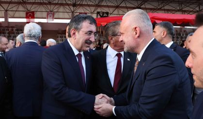 Menemen Belediye Başkanı Aydın Pehlivan, KKTC'deki 20 Temmuz törenlerine katıldı!