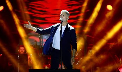 Aliağa'da Zafer Bayramı ve sanat günleri coşkusu Özcan Deniz'le taçlandı