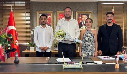 CHP İzmir İl Başkanı Utku Gümrükçü, Gençlik Kolları MYK üyelerini ağırladı!