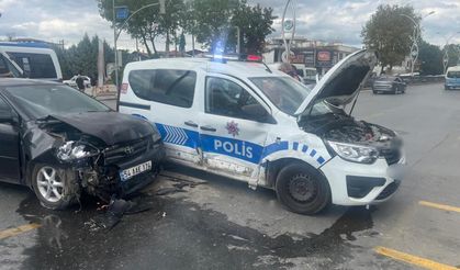 Polis aracı ve otomobil çarpıştı! Yaralılar var