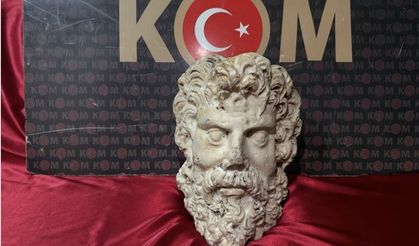İzmir’de 2 bin yıllık Zeus heykelinin başı ele geçirildi: 3 tutuklama