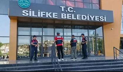 Silifke Belediyesi’ne yolsuzluk operasyonu: 7 şüpheli gözaltında