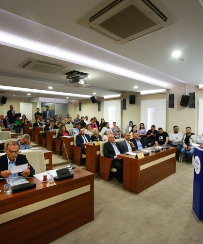 Karabağlar Belediye Meclisi Başkan Helil Kınay yönetiminde toplandı: 2023 yılı faaliyet raporu kabul edildi!
