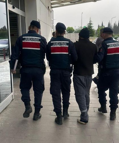 İzmir'de DEAŞ operasyonu: 11 şüpheli yakalandı, 2 firar!