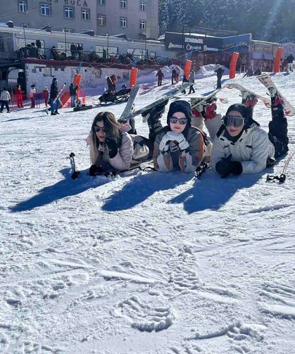 Uludağ Kayak Merkezi'nde sömestir yoğunluğu: Konaklamak ise 16 bin 500 TL