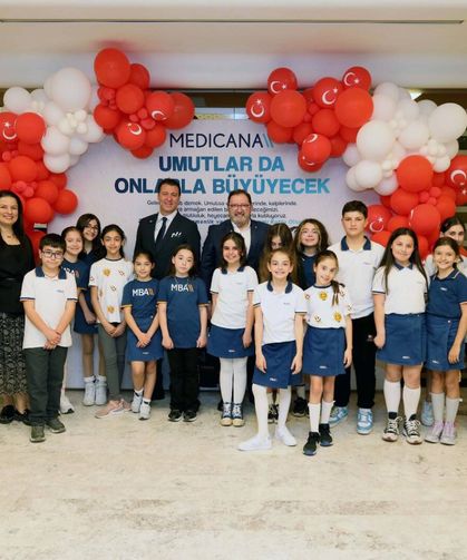 İzmir'de çocukların Atatürk sevgisi sanatla buluştu!