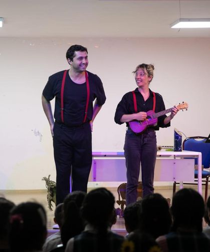 İzmir'de çocuklar “Kendini Arayan Zürafa” ile sanatla buluştu