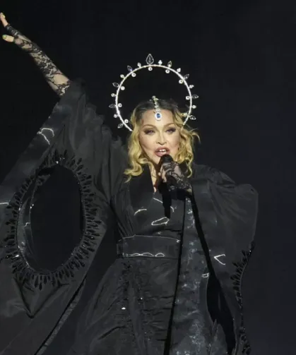 Madonna'dan 37 yaş küçük sevgilisine romantik kutlama!