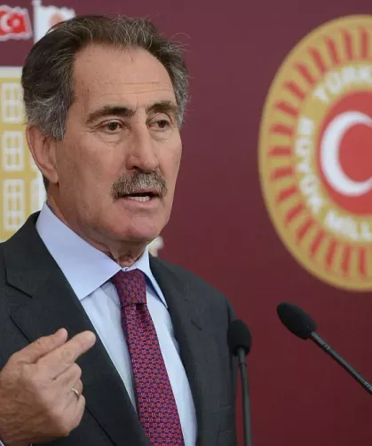 Ertuğrul Günay'dan fon krizine gönderme: ''Tevfik Fikret’i, Ziya Paşa’yı, Namık Kemal’i, Akif’i, Şair Eşref’i okuyun