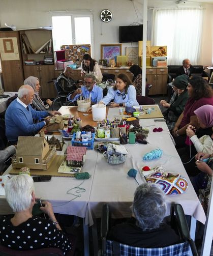 İzmir'de özel ve devlette huzurevi fiyatları ne kadar? 2026