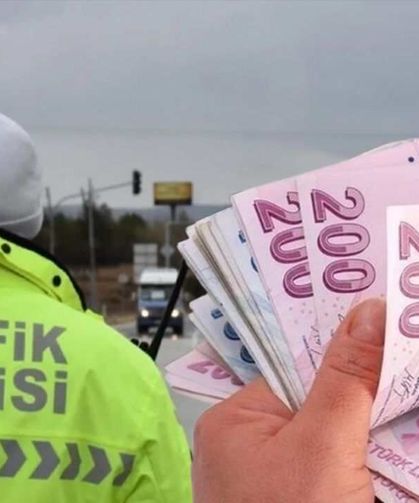 Arabada telefonla konuşmanın cezası ne kadar 2026? Arabada telefonla konuşmak ehliyet puanını düşürür mü?