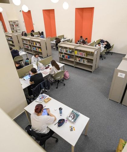 İzmir'de gençlerin yeni rotası Hasan Ali Yücel Kütüphanesi!