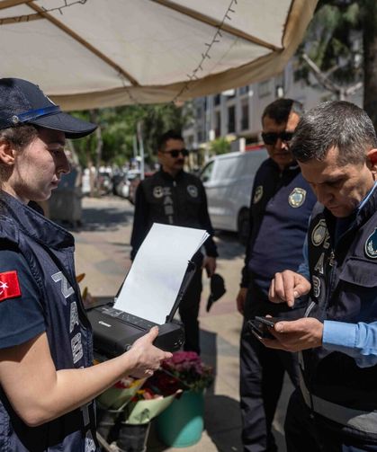 Bornova'da zabıtaya yeni teknoloji! Artık anında gerçekleşiyor