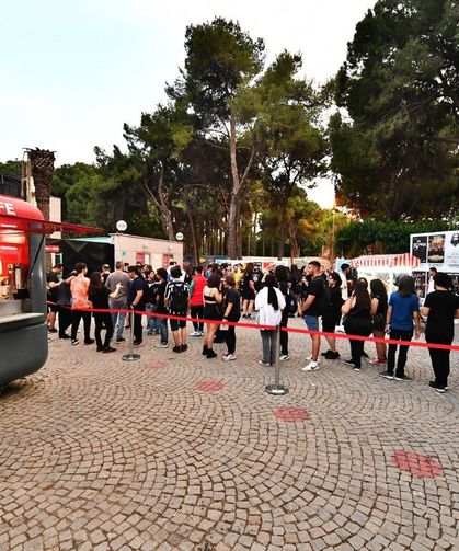 Konser, tiyatro, festival... İzmir'de gençlere "ücretsiz" eğlence müjdesi!