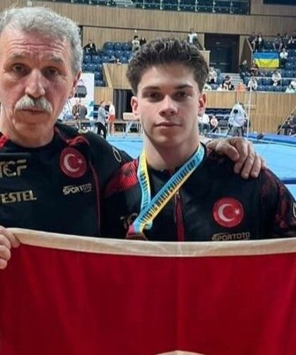İzmirli cimnastikçi Bulgaristan'da zirveye çıktı!