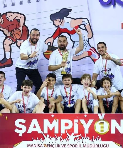 Bu çocukların bileği bükülmüyor! 24 maç sıfır yenilgi: Şampiyon İzmir!