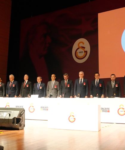 Galatasaray'da Özbek yönetimine tam yetki!