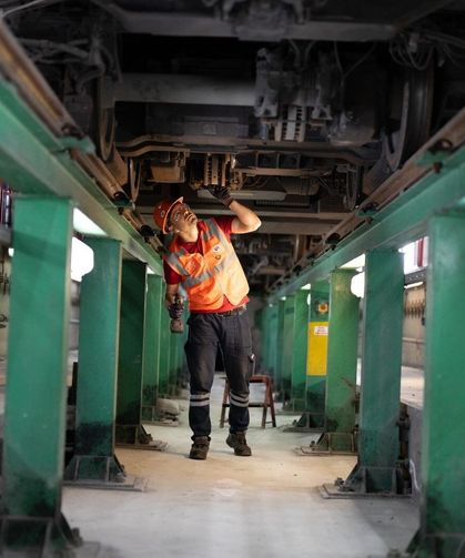 İzmir Metro'da dışa bağımlılık sona eriyor!
