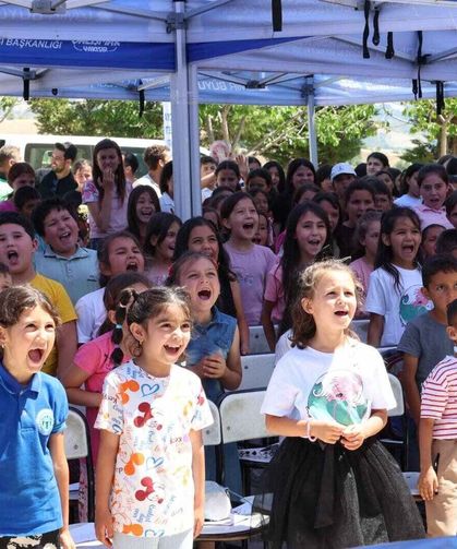 Cemil Tugay sözünü tuttu! Çocuklar şenlikte buluştu