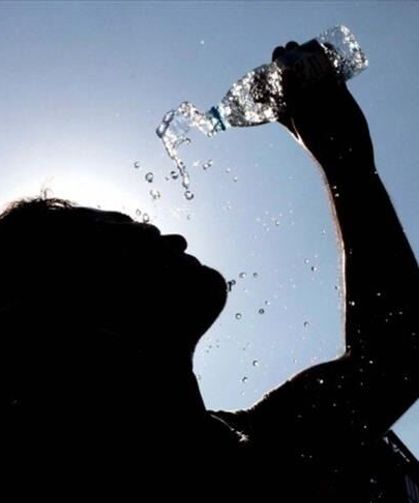 Yaz sıcakları kalbi zorluyor: Uzmanından halı saha ve egzersiz uyarısı