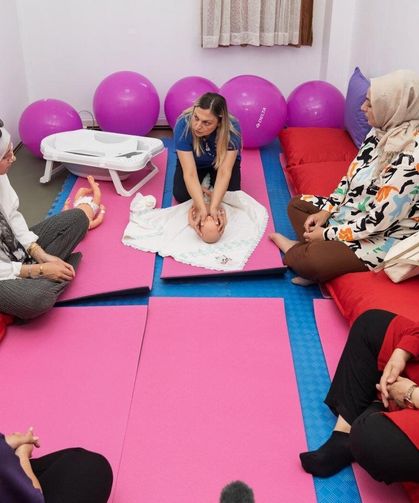 İzmir'de Eşrefpaşa Hastanesi Gebe Okulu kapılarını yeni dönem için açtı!