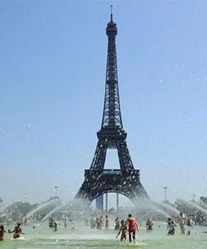 40 derecelik sıcaklar Paris'i vurunca Eyfel Kulesi'nden turistlere uyarı geldi: Kapılar kapanıyor!