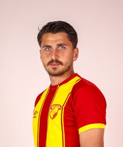 Göztepe'nin genç kaptanı yeni takımına imzayı attı