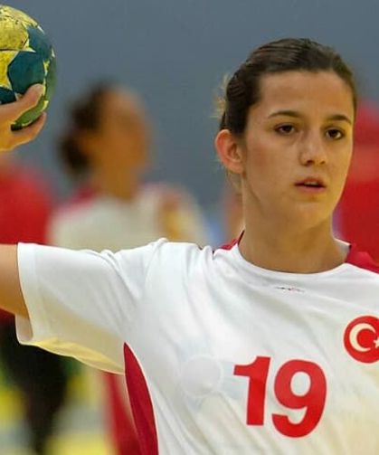 Göztepe hentbolda Sibel Kıcıroğlu’nu transfer etti!