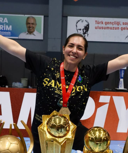 Göztepe, Yaren Berfe Göker’i transfer etti!