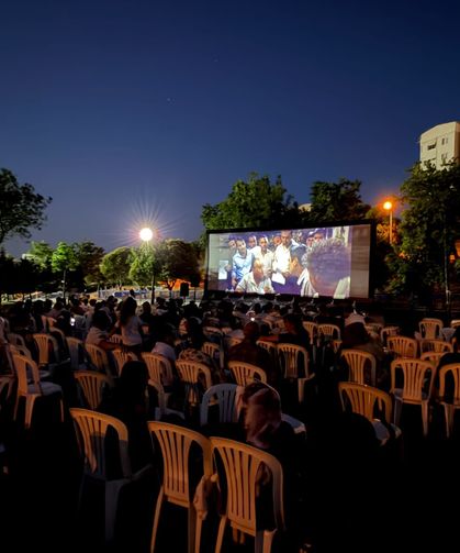 İzmir Gezici Açıkhava Film Günleri başladı: Ücretsiz sinema gösterimleri