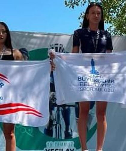 İzmirli milli atlet Delfin Eylül Avcı’dan altın madalya
