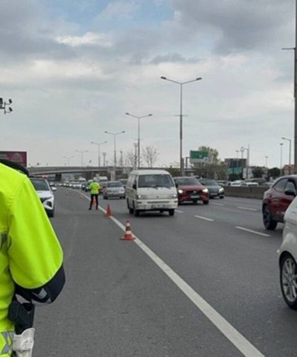 İzmirliler dikkat! Bu yolu sakın kullanmayın! Kaza oldu, trafik kilitlendi!