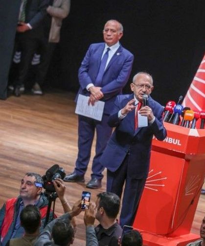 En az 200 sahte figüran vardı! Gazeteci Ebru Çelik CHP'deki figüran haberinin perde arkasını anlattı
