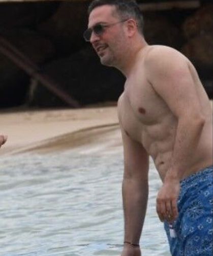 Oğuzhan Koç six-pack ameliyatı mı yaptırdı? Uzman isimden 'Bacaklar zaten facia' yorumu