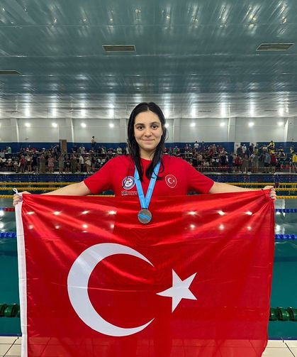 Göztepeli Merve Mengüberti’den gümüş madalya!