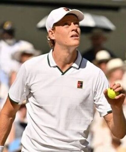 Alcaraz'ın yokluğunda kupayı yine Sinner kazandı: Wimbledon'da duble yaptı