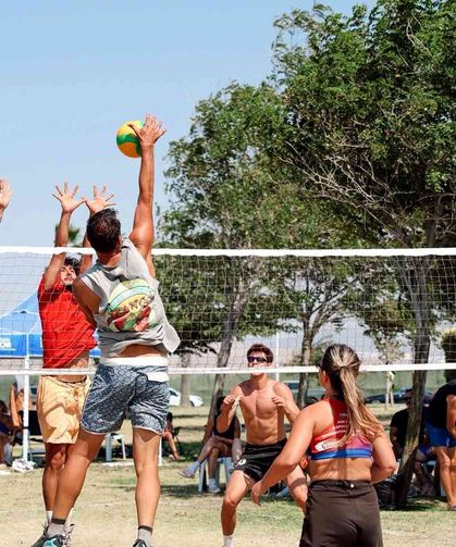 Aliağa’da hafta sonu sporla renklendi! 250 sporcu sahaya çıktı