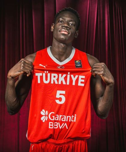 Karşıyaka’da parladı, Avrupa’nın radarına girdi: Beşir Briant’ın yeni takımı belli oldu
