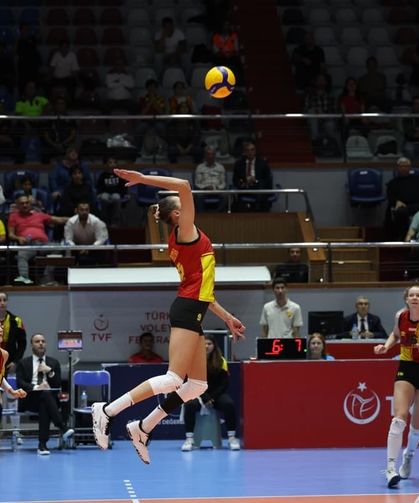 İzmir'de Kupa Voley heyecanı: Aras Kargo-Göztepe derbisi belli oldu!