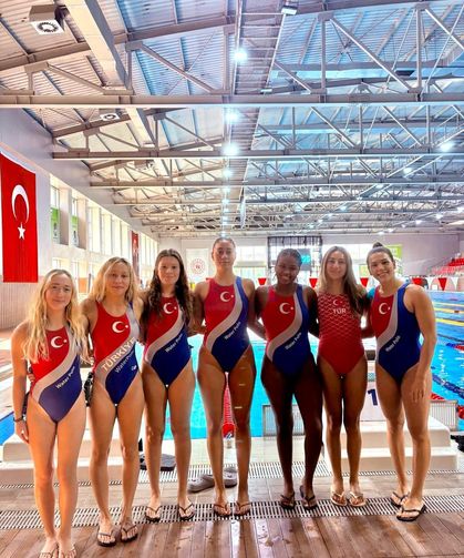 Göztepeli milli sporcular Avrupa Şampiyonası'nda! Milliler İsviçre'ye gol yağdırdı