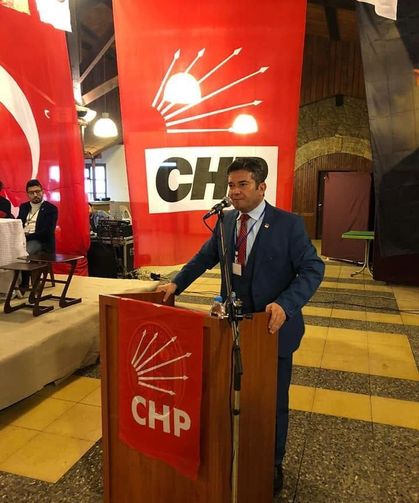 Uzun bir aranın ardından yuvası CHP'ye dönüş yapan İzmir siyasetinin tecrübeli isminden Özgür Özel'e çağrı: Önce kendini sorgula!