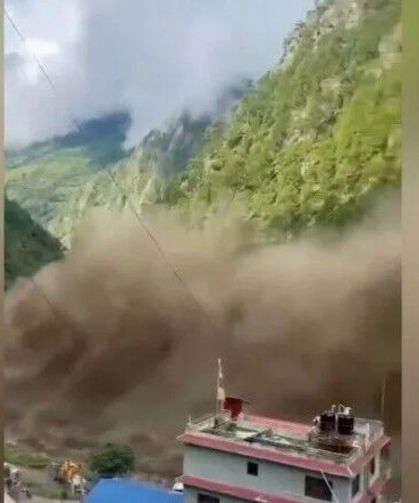 Nepal-Çin sınırındaki Bhotekoshi selinde can kaybı artıyor: Felaketi tetikleyen 4.4 büyüklüğündeki bir deprem mi?