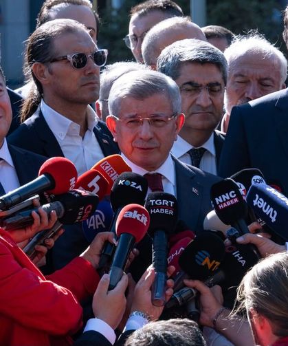 Ahmet Davutoğlu, Ankara Adliyesi'ne gelerek şüpheli sıfatıyla ifade verdi