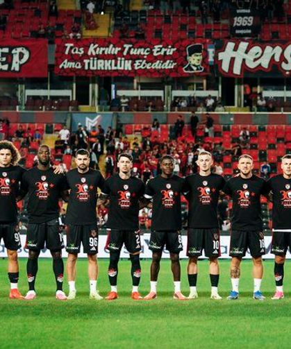 Süper Lig'de yaprak dökümü erken başladı! İlk ayrılık haberi Gaziantep'ten