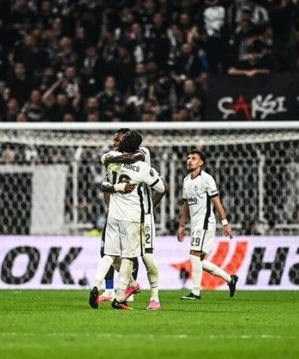 Beşiktaş'ın Marsilya maçı formalarında sırt sponsoru Tera'nın ismi neden yer almadı? Usta kalem UEFA yönetmeliğine dikkat çekti