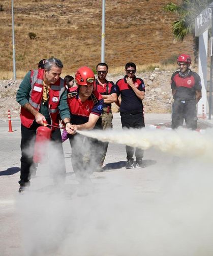 Dikili Devlet Hastanesi’nde gerçeği aratmayan tatbikat!