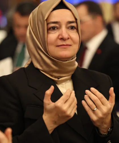 Fatma Betül Sayan Kaya'nın bu kez tıp diploması gündemde! İYİ Partili Turhan Çömez iddiaları meclis gündemine taşıdı
